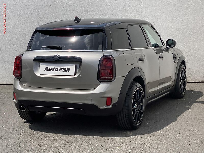 Mini Countryman (2017) 2.0 D 4x4, AT, navi, park - fotka 4 z 21