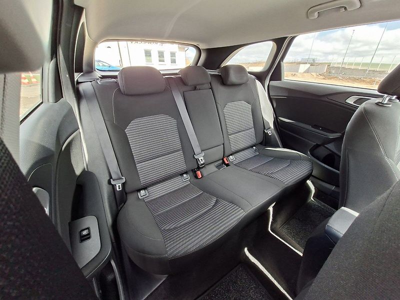 Kia Ceed SW 1.5 T-GDI 117kW 7DCT - fotka 6 z 25