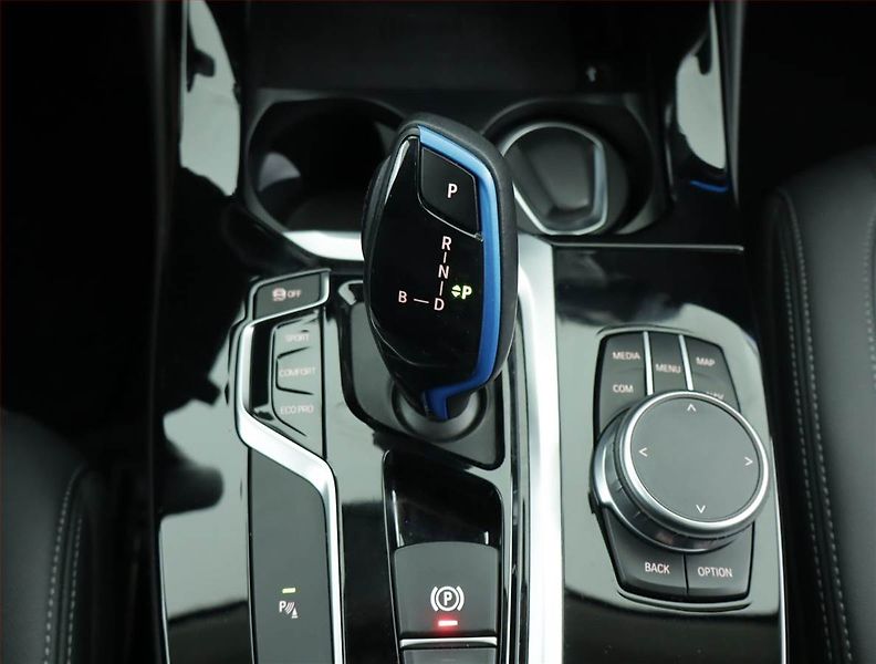 BMW iX3 (2022) 80 kWh, SoH 98% - fotka 13 z 19