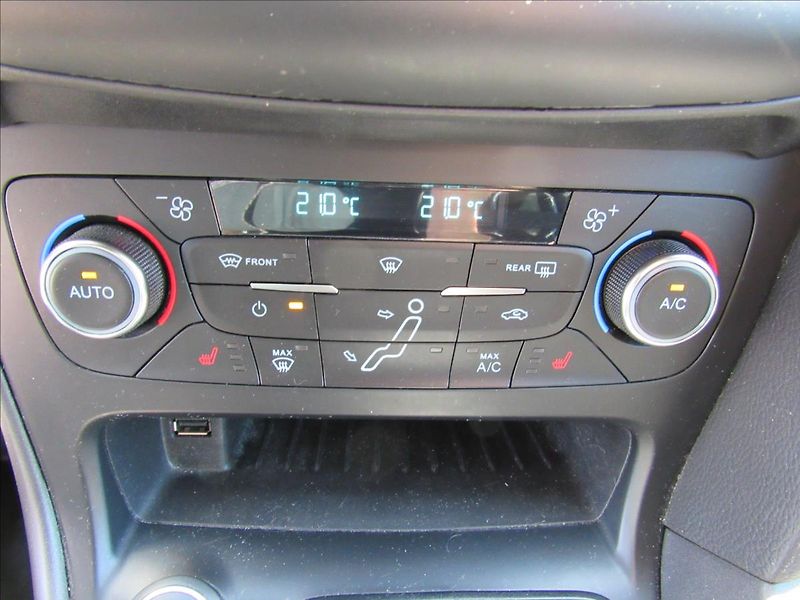 Ford Focus 1,5 Ecoboost 134kW ST-Line - fotka 18 z 28