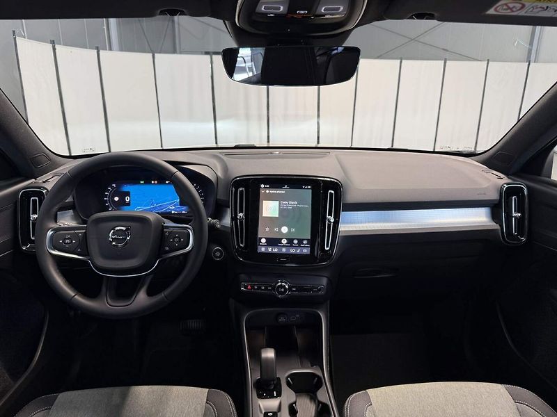 Volvo XC40 (2026) B3 2.0L 163 HP AT7 FWD CORE - fotka 5 z 21