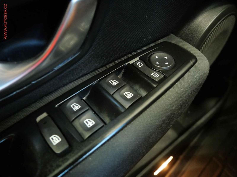 Renault Mégane (2009) 1.6i, AC, STK6/28 - fotka 14 z 17