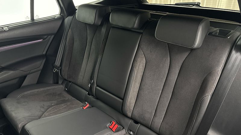 Škoda Enyaq 62 kWh AUT 60 Sportline - fotka 16 z 33