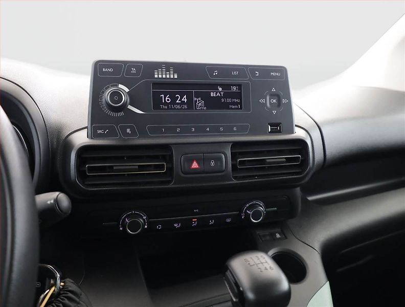 Citroën Berlingo (2020) Live 1.2 PureTech, 5Míst, ČR - fotka 10 z 16