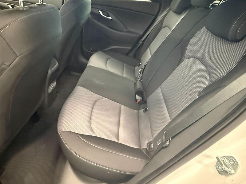 Hyundai i30 1,5 TGDI SMART CLIMA 3390km - fotka 8 z 18