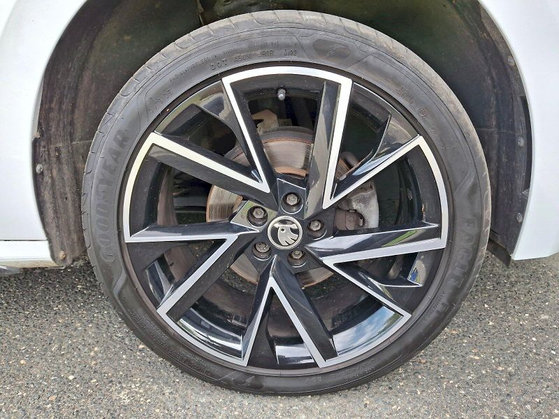 Škoda Kamiq (2023) Monte Carlo DSG 1,5TSi 110kW - fotka 13 z 35