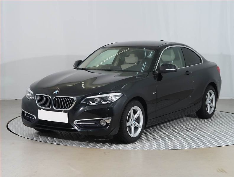 BMW Řada 2 (2018) 218i, Automat, Serv.kniha - fotka 2 z 21