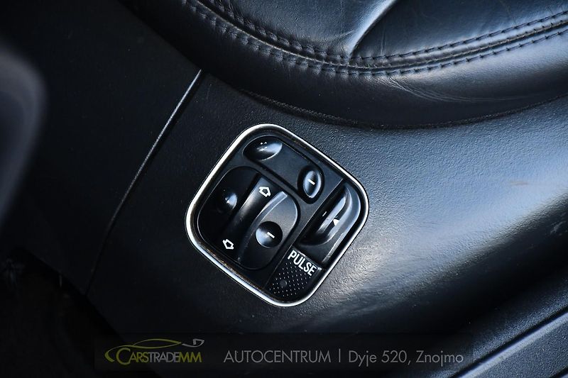Mercedes-Benz SL 500 BOSE VÝHŘEV - fotka 22 z 38