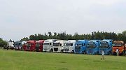 Část seřazených trucků.