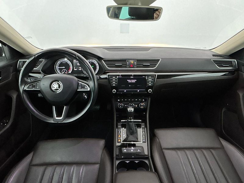 Škoda Superb Laurin & Klement 4x4 DSG - fotka 5 z 32