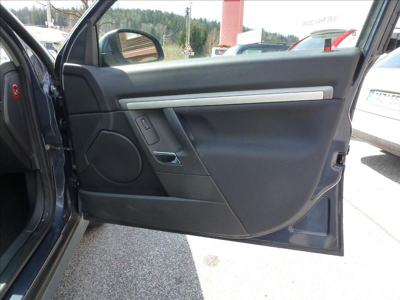 Opel Vectra 1,9 CDTi Wagon Station - fotka 24 z 44