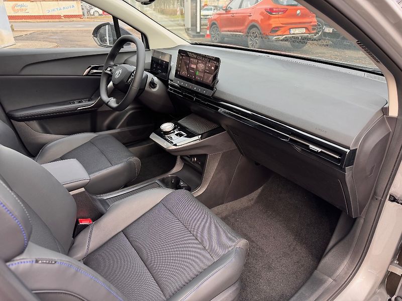 MG MG4 (2025) Electric Exclusive (64 kWh) - fotka 16 z 41
