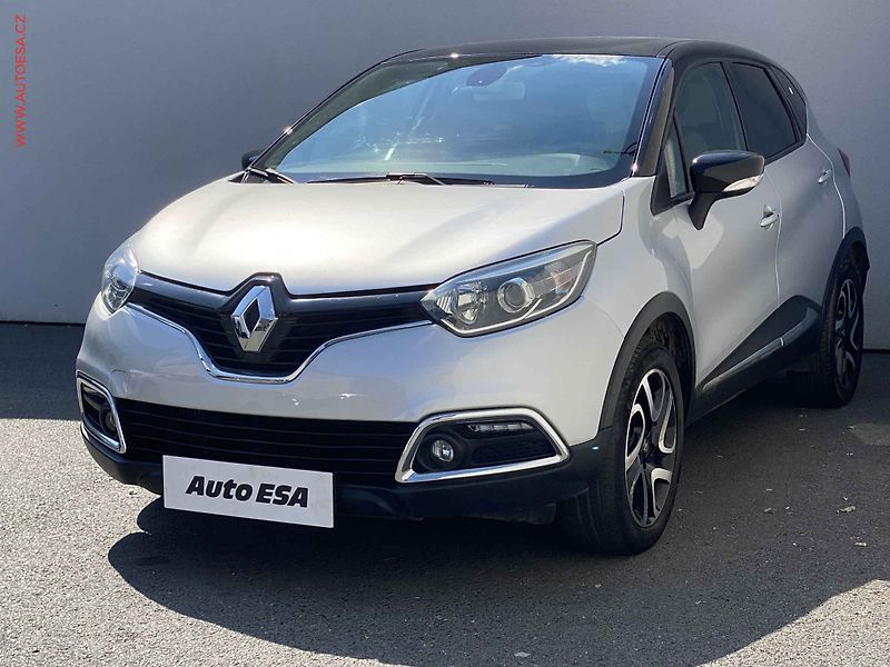 Renault Captur (2016) 1.2 TCe, Intense, AT, navi - fotka 3 z 17
