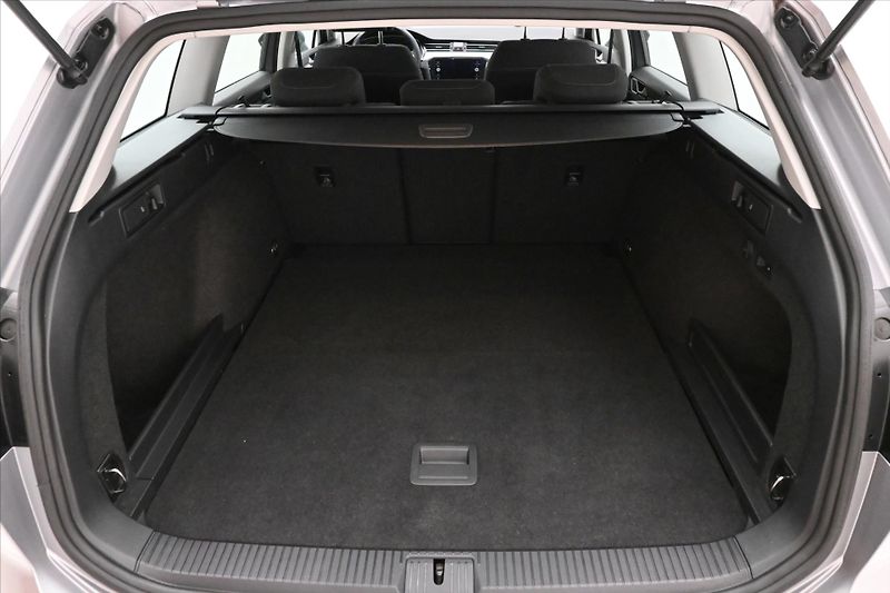 Volkswagen Passat 1,5 TSI 110 kW Business Záruka - fotka 10 z 31