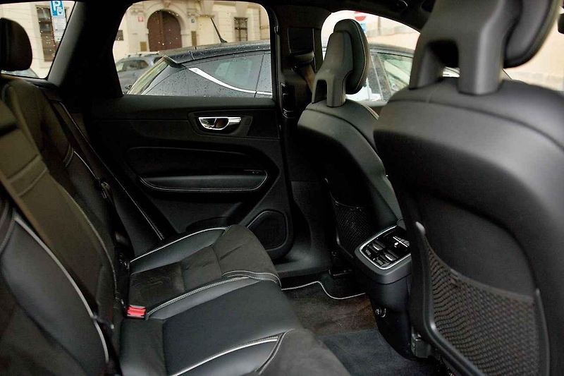 Volvo XC60.