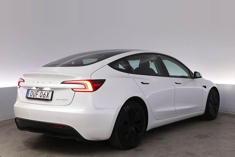 Tesla Model 3 Long Range AWD Highland - fotka 3 z 22