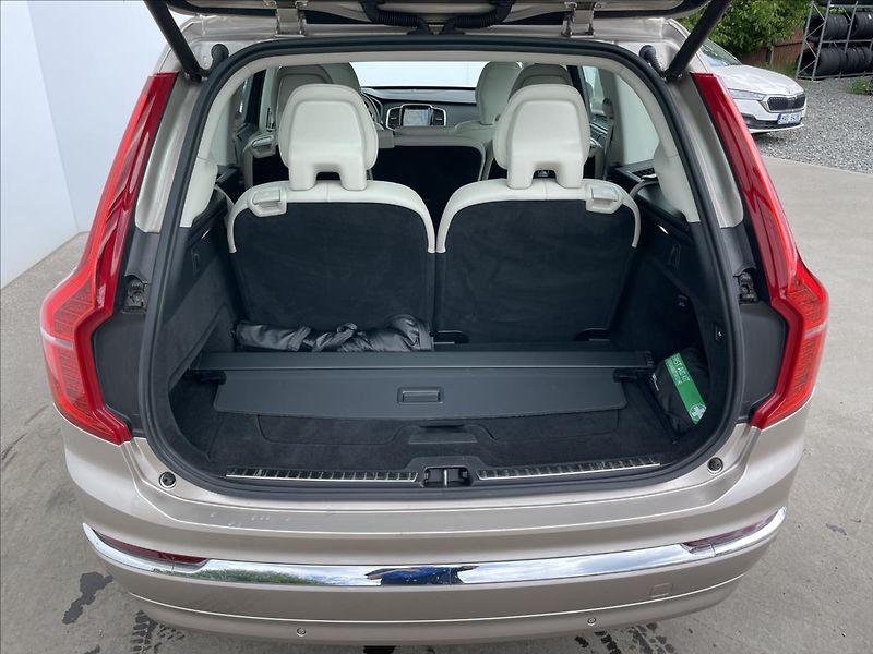 Volvo XC90 2,0 B5 AWD Plus Bright WEBA+TZ - fotka 24 z 25