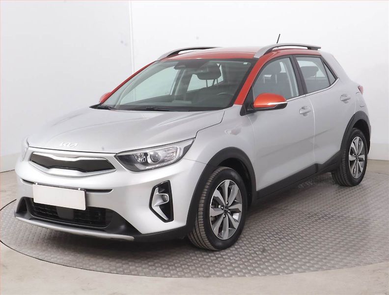 Kia Stonic (2023) Exclusive 1.0 T-GDI, EXCLUSIVE - fotka 2 z 16