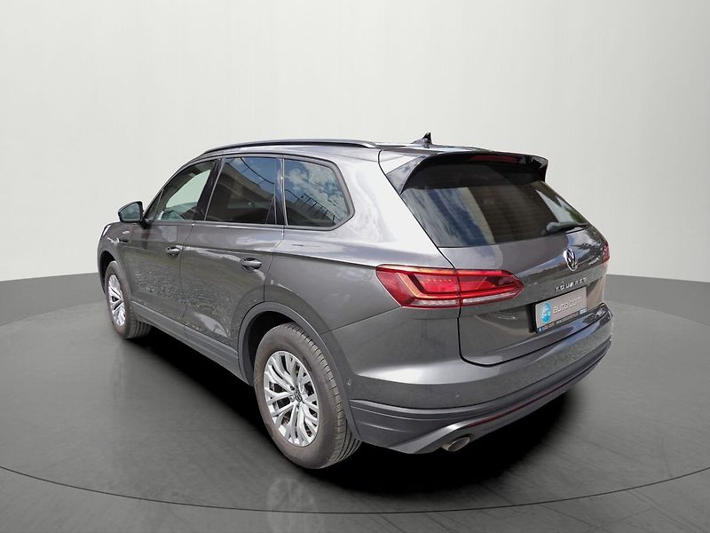 Volkswagen Touareg 3.0TDI V6 8°AT 4x4 Tažné ČR - fotka 3 z 35