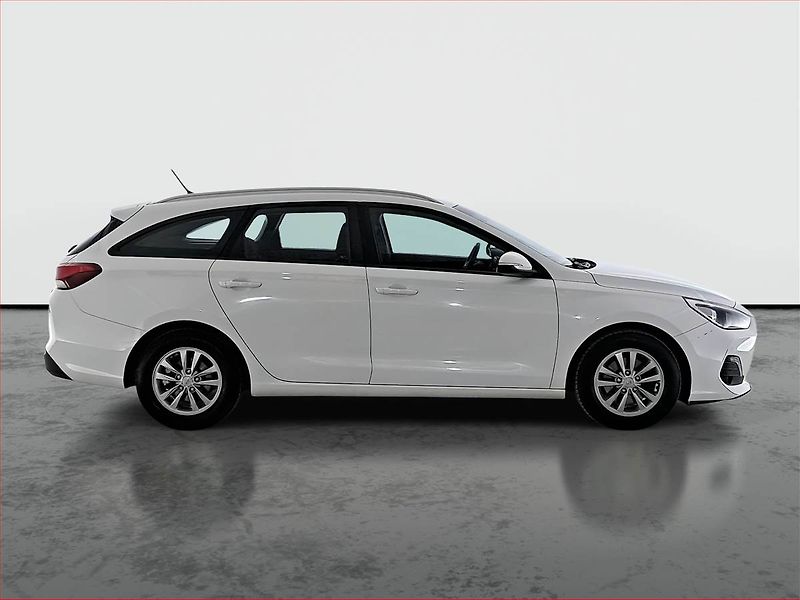Hyundai i30 (2018) 1.6 CRDi, Park. senzory - fotka 6 z 18