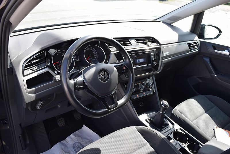 Volkswagen Touran (2016) 2.0TDI 110kw 7MÍST CLBMT OPS  - fotka 23 z 50
