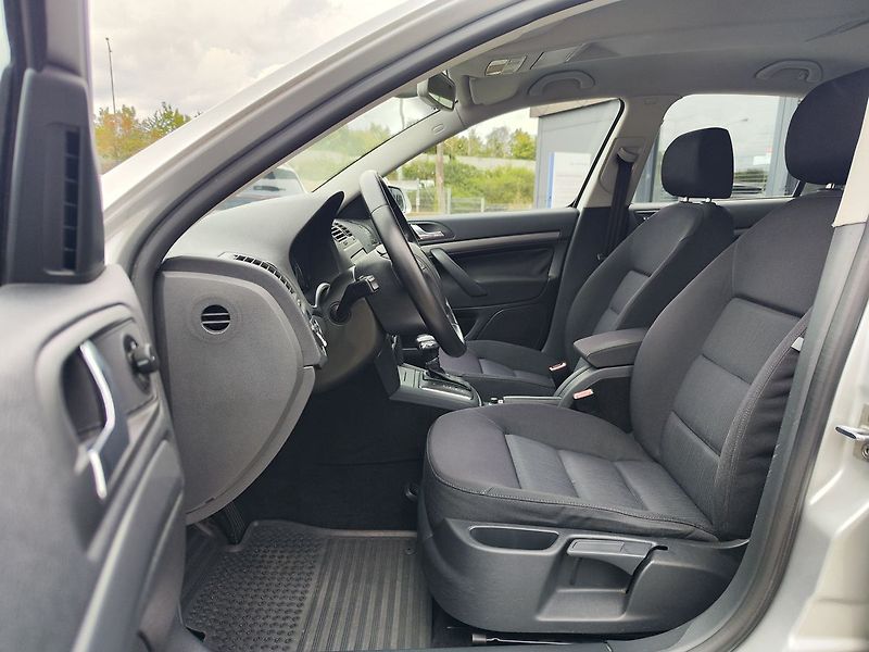 Škoda Octavia 1.6 FSI/85kW Elegance - fotka 13 z 25