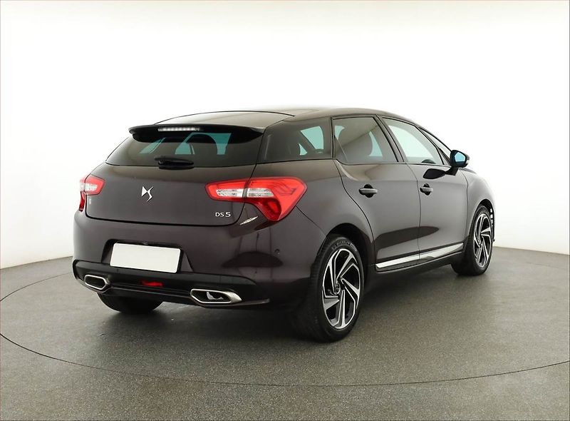 Citroën DS5 (2015) 2.0 BlueHDI, Automat, ČR,1.maj - fotka 5 z 21