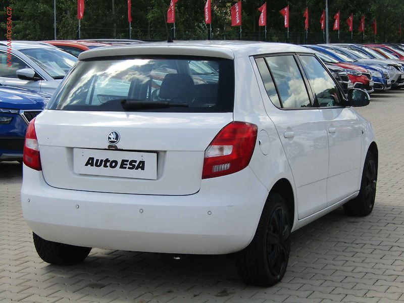 Škoda Fabia (2013) 1.6 TDi, ČR, AC, tempo, park - fotka 4 z 14