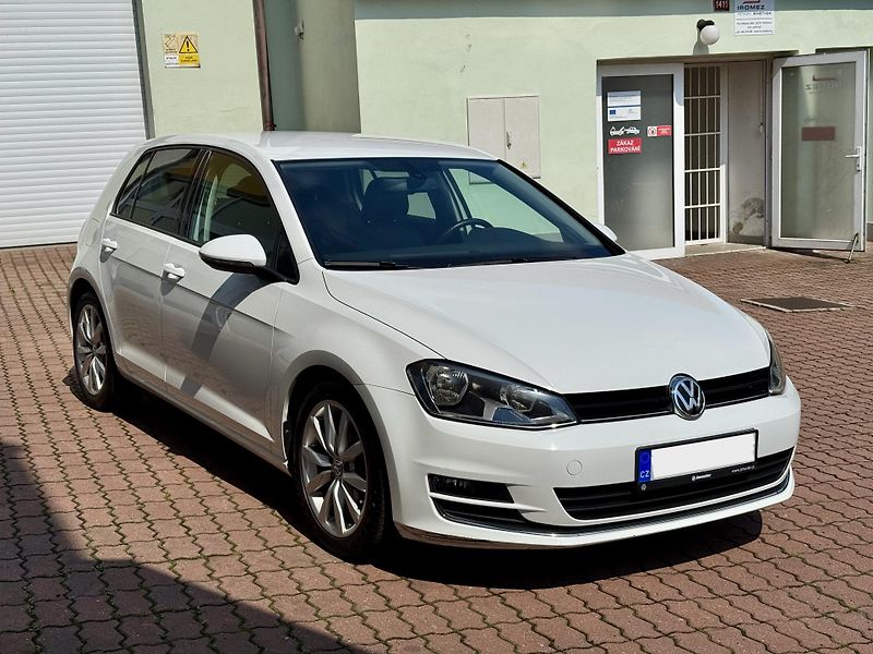 Volkswagen Golf (2014) 1.4TSI 103kW Highline - fotka 4 z 24
