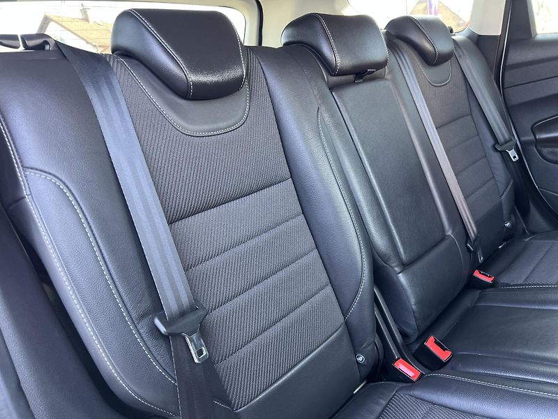 Ford Kuga 2.0TDCi 4x4 TAŽNÉ TEMPOMAT  - fotka 22 z 31