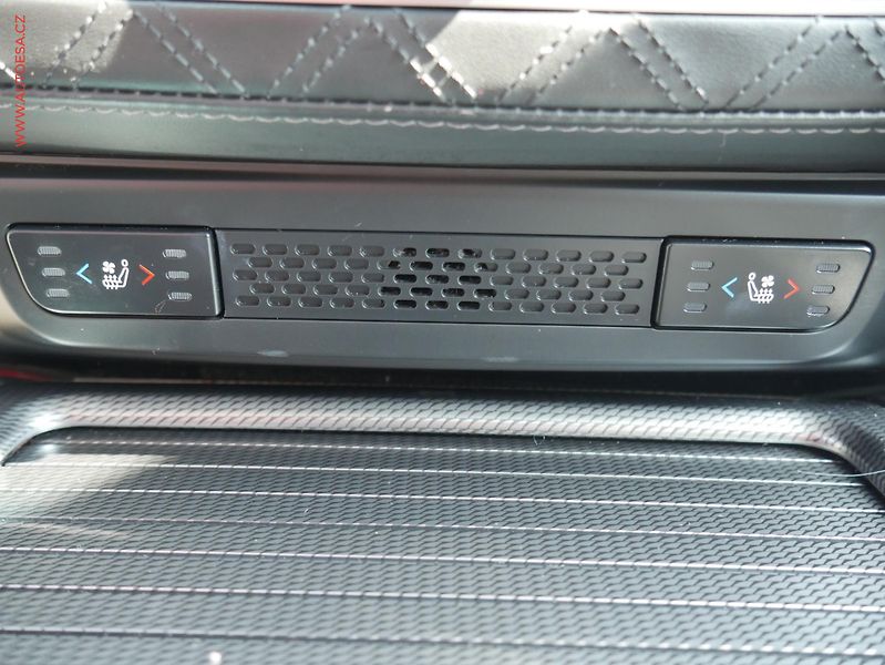 SsangYong Rexton (2023) 2.2 CRDi 4x4, 7míst, 1.maj - fotka 26 z 28
