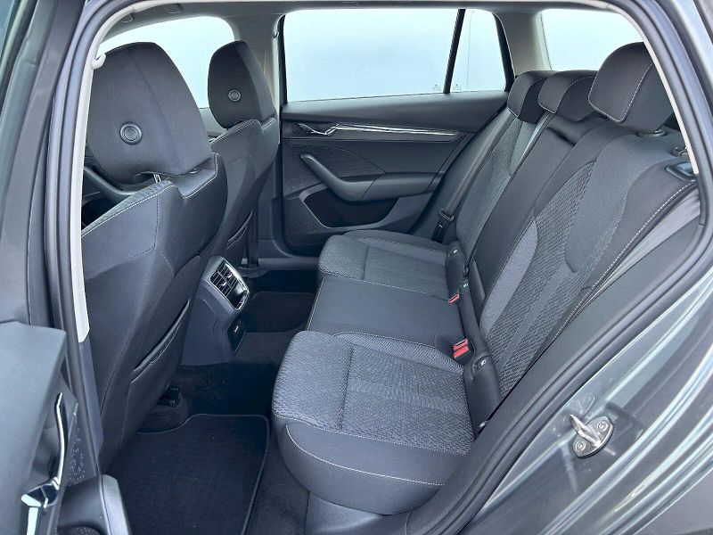 Škoda Octavia (2023) 1.5 TSI 110kW DSG Style Plus - fotka 25 z 35