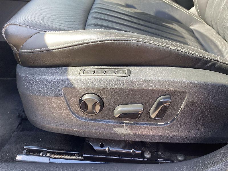 Škoda Superb (2021) Combi 1.4 TSI iV DSG Style - fotka 27 z 36