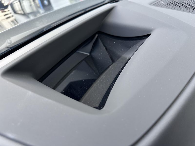 BMW X5 xDrive30d M-Sport PRO - fotka 16 z 34