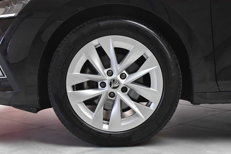 Škoda Octavia 1.5 TSI STYLE*TAŽNÉ*DPH*ČR 1.M - fotka 31 z 38