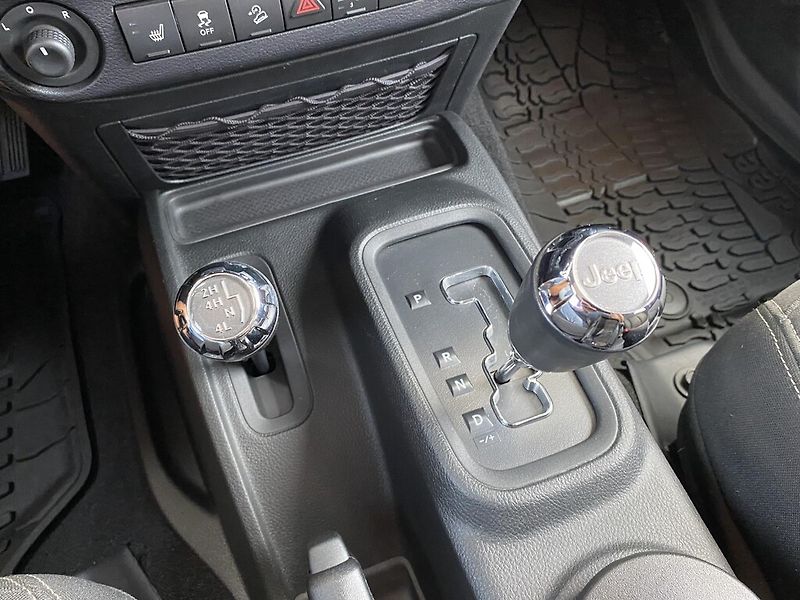 Jeep Wrangler Rubicon 2.8 CRDI 147 kW - fotka 20 z 25