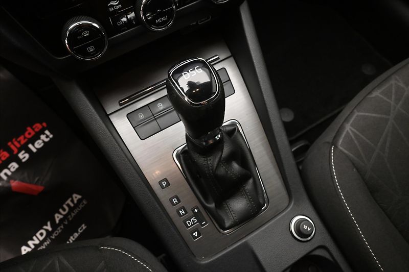Škoda Octavia 2,0 TDI 110 kW DSG Clever Záru - fotka 21 z 30