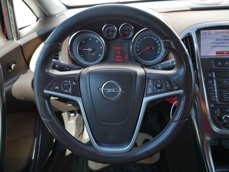 Opel Astra (2011) 1.7 CDTI, Klima, AC - fotka 13 z 19
