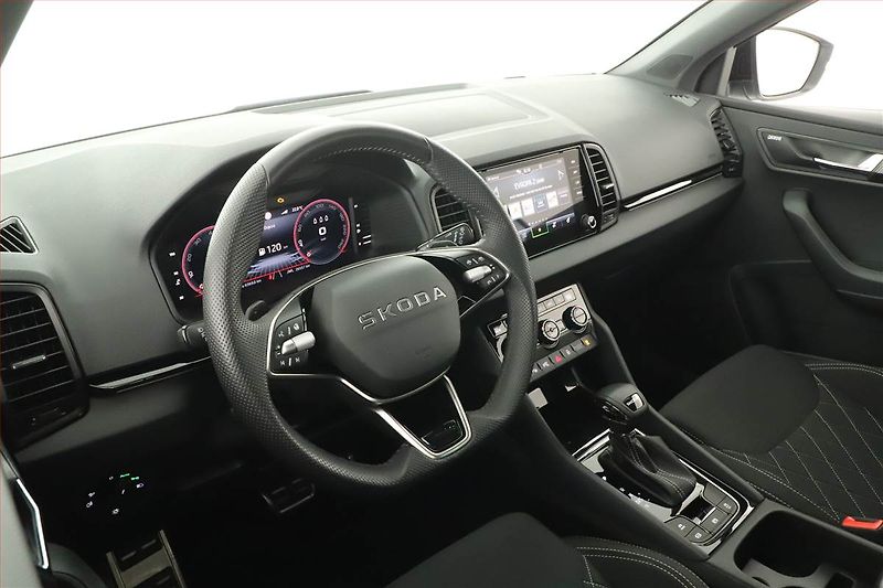 Škoda Karoq (2025) 1.5 TSI, Sportline, DSG - fotka 18 z 20