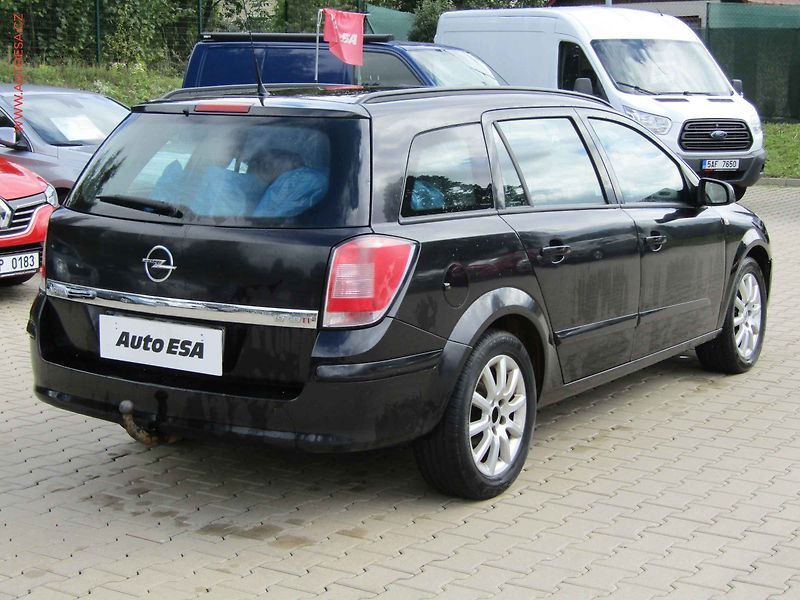 Opel Astra (2008) 1.9 CDTi, 2.maj,ČR, AC - fotka 4 z 16