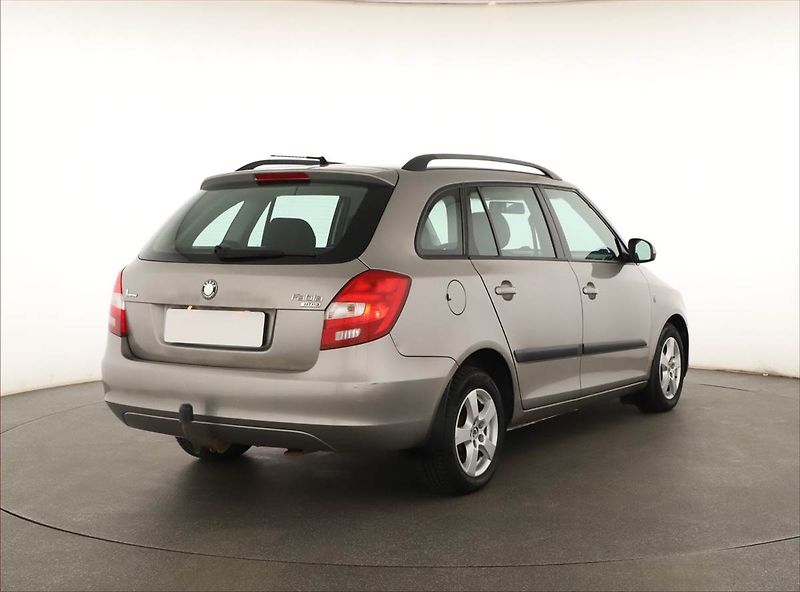 Škoda Fabia (2008) Elegance 1.2 12V, Serv.kniha - fotka 5 z 15