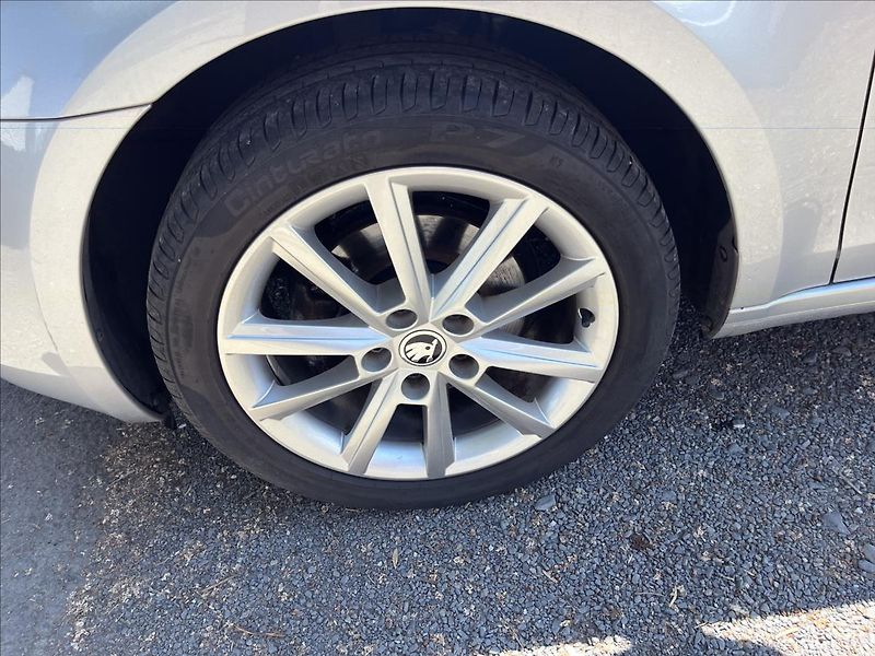Škoda Octavia 1,4 TSi 103 kw Elegance  Xenon - fotka 43 z 46