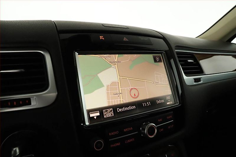 Volkswagen Touareg (2010) 4.2 V8 TDi, 4X4, Automat - fotka 13 z 17