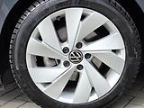 Volkswagen Golf 1,5 eTSi 110kW DSG Tov.záruka - náhled 23