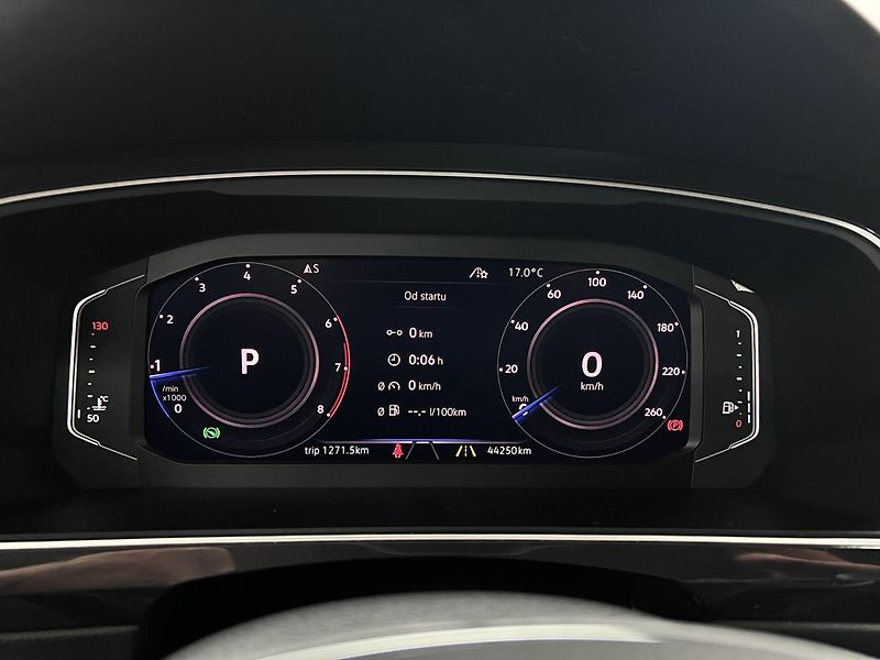 Volkswagen Tiguan IQ.DRIVE, 2.0 TSI 140 kW, 4x4 - fotka 22 z 44