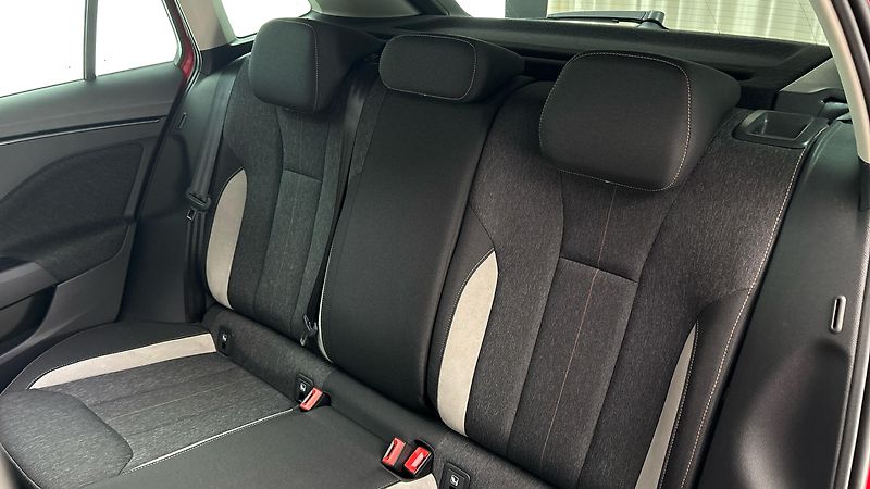 Škoda Scala 1.0 TSI Style - fotka 16 z 25