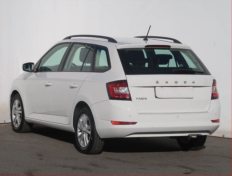 Škoda Fabia (2023) Ambition 1.0 TSI, ČR,1.maj - fotka 4 z 19