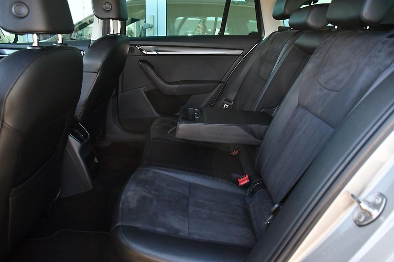 Škoda Octavia 1.4G-TEC LED DSG NAVI PDC - fotka 19 z 35