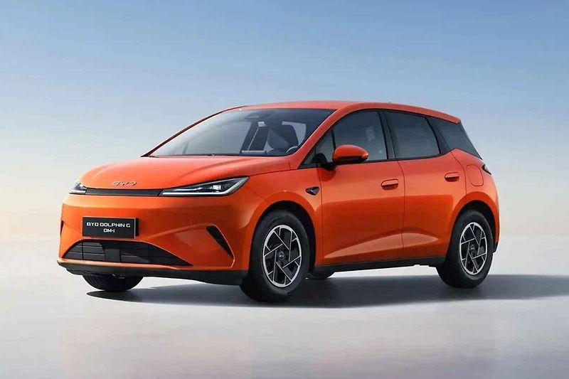 Vozy s pohonem plug-in hybrid můžou ujet čistě na elektřinu vyšší desítky kilometrů.
