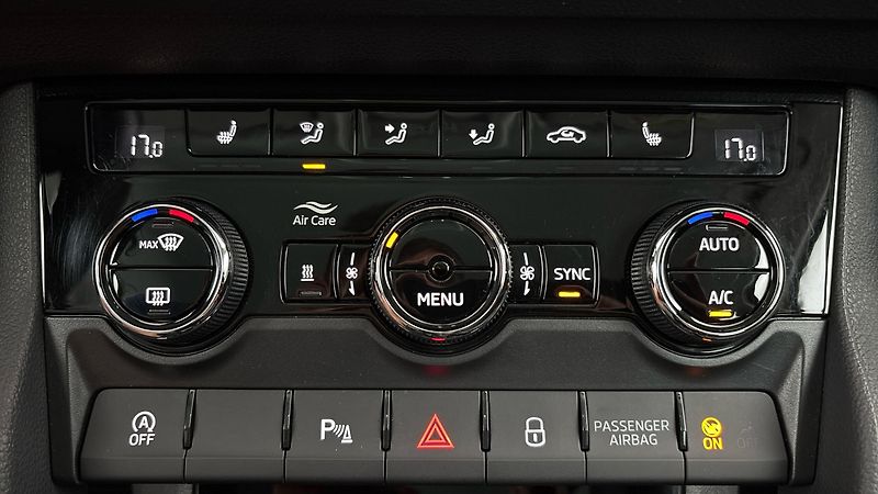 Škoda Karoq 1.5 TSI Style - fotka 13 z 28